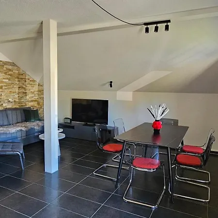 Apartment Soulmates - *