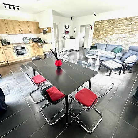 Apartment Soulmates -